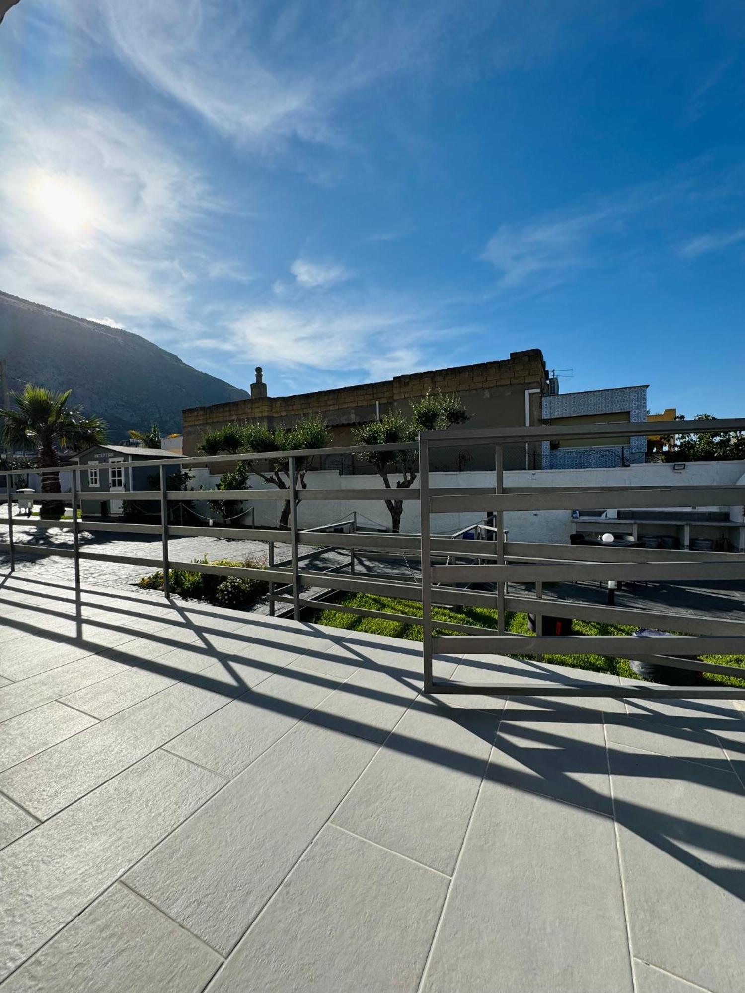 Sirio Rooms And Apartments Carini Exterior photo